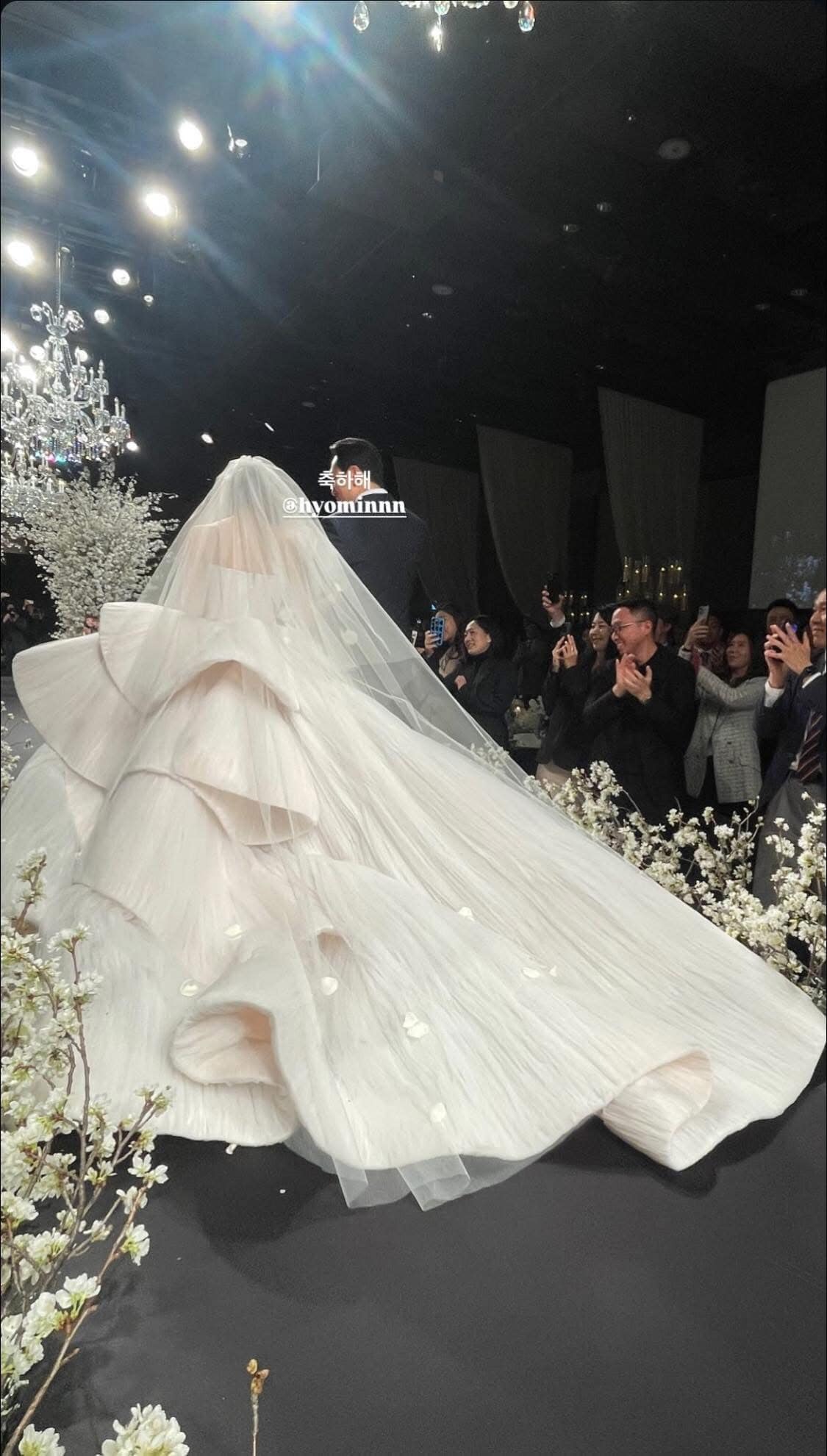 Hôn nhân như mơ của Hyomin (T-ara): “Sét đánh” từ cái nhìn đầu tiên, được cầu hôn táo bạo không ngờ!- Ảnh 6. Hôn nhân như mơ của Hyomin (T-ara): “Sét đánh” từ cái nhìn đầu tiên, được cầu hôn táo bạo không ngờ!- Ảnh 6.