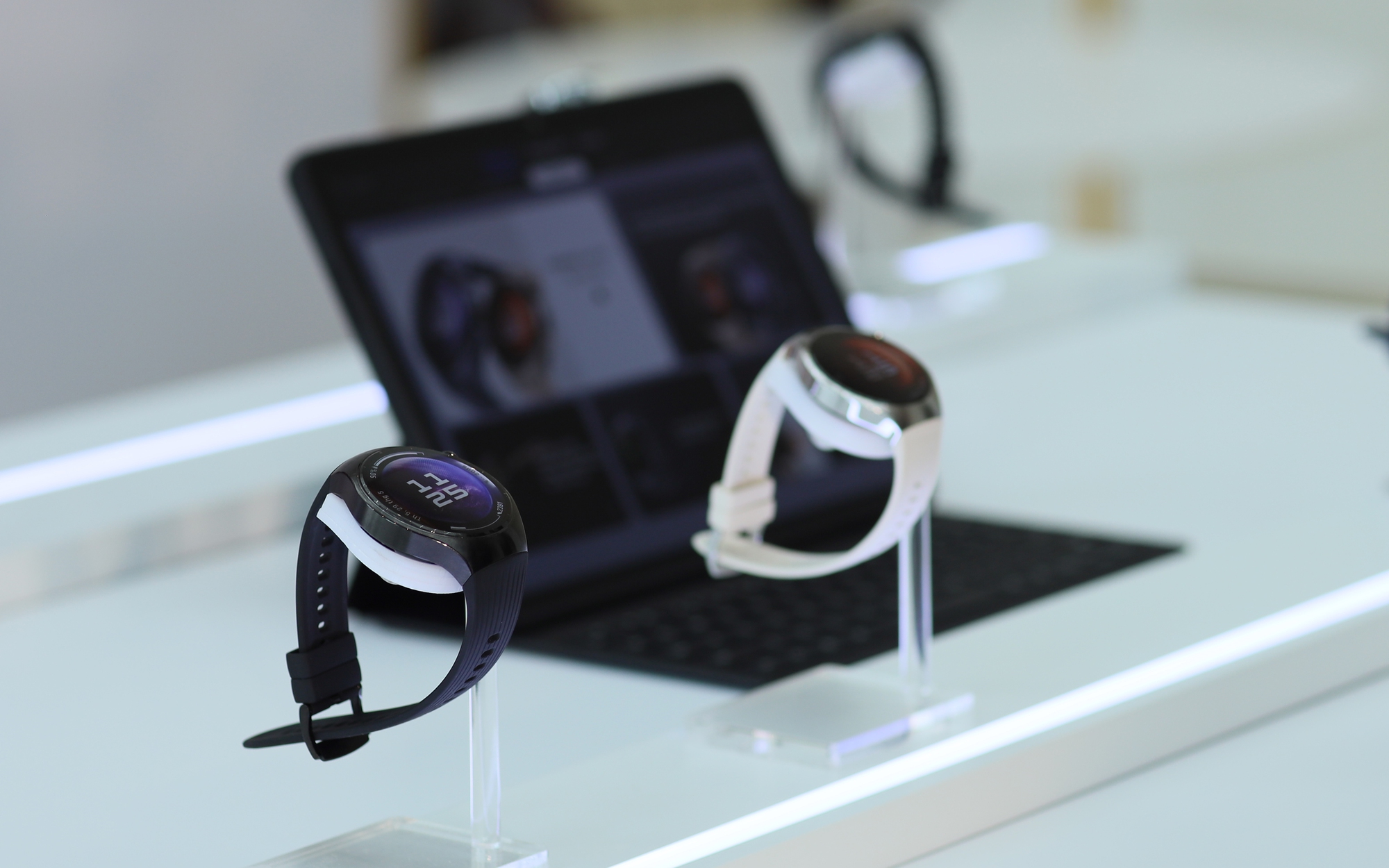 Một mẫu smartwatch có pin tới 10 ngày, giá từ 2,79 triệu đồng- Ảnh 3.