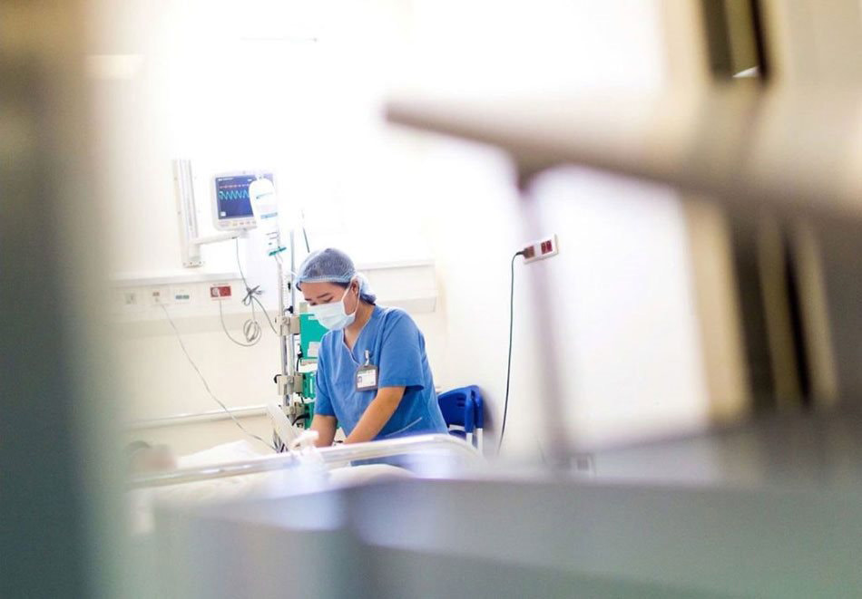 Những nét chữ trên khăn giấy và chuyện một người Hàn Quốc được bác sĩ Việt "hồi sinh" sau 80 ngày sống thực vật, không người thân- Ảnh 2.
