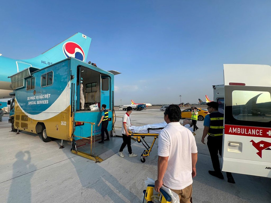 Những nét chữ trên khăn giấy và chuyện một người Hàn Quốc được bác sĩ Việt "hồi sinh" sau 80 ngày sống thực vật, không người thân- Ảnh 4.