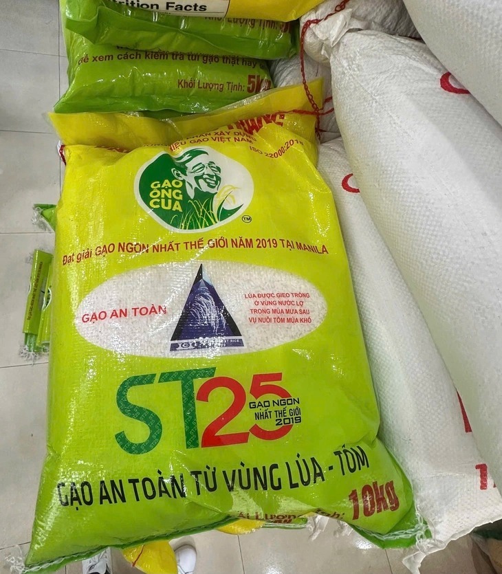 "Cha đẻ" của "gạo ngon nhất thế giới" chia sẻ cách phân biệt gạo ST25 thật, giả- Ảnh 1.