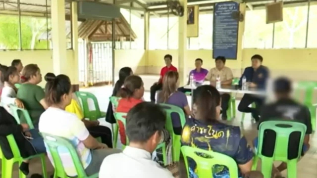 Chồng chở bồ trên ô tô, bị vợ dùng "chiêu độc" nên phải đầu hàng, thái độ của kẻ thứ 3 gây chú ý- Ảnh 4.