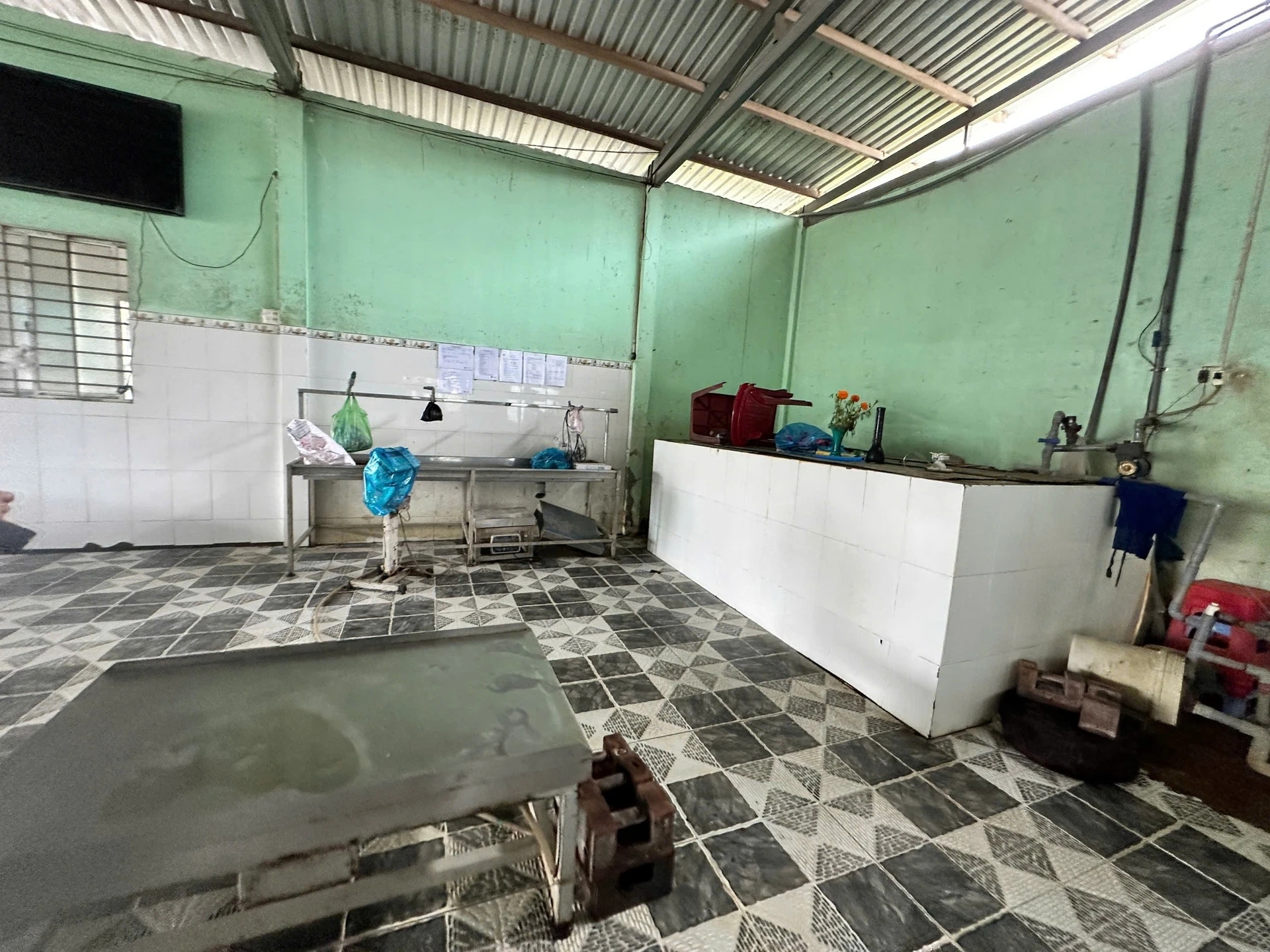 Đại diện C.P Việt Nam thừa nhận hình ảnh "tố" heo bệnh là thật, chủ cơ sở giết mổ gia công chia sẻ thông tin nóng- Ảnh 2.