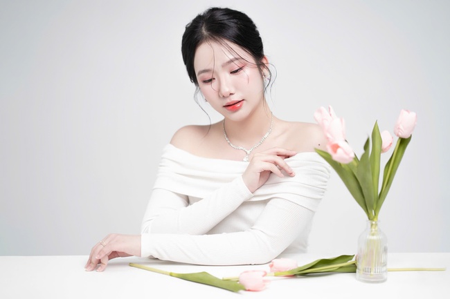 Nữ sinh Huế được mẹ "nắn chân" từ nhỏ để thi Hoa hậu: Học hành giỏi giang, vững vàng trước thử thách nhờ một câu nói- Ảnh 4.