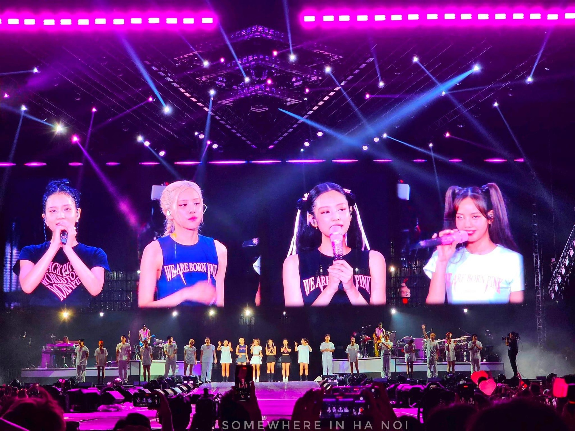BABYMONSTER sang Việt Nam diễn 