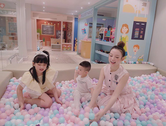 Sao Việt bỏ tiền tỷ đầu tư khu vui chơi tại gia cho con: Từ trung tâm thương mại tới sân chơi rộng lớn ai nhìn cũng mê- Ảnh 1.