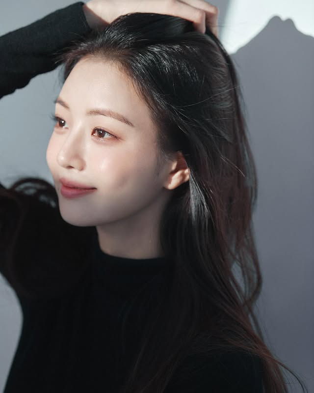 Jennie - Hyeri và dàn gái xinh bất ngờ bị 1 nhân vật 