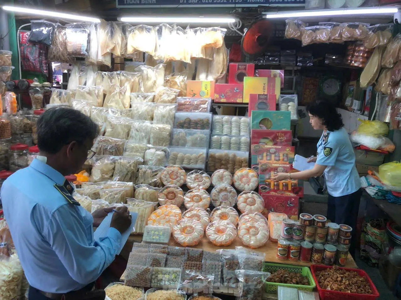 Cận cảnh "h&agrave;ng hiệu gi&aacute; b&egrave;o" cần l&agrave; c&oacute; ở chợ truyền thống TPHCM- Ảnh 12.