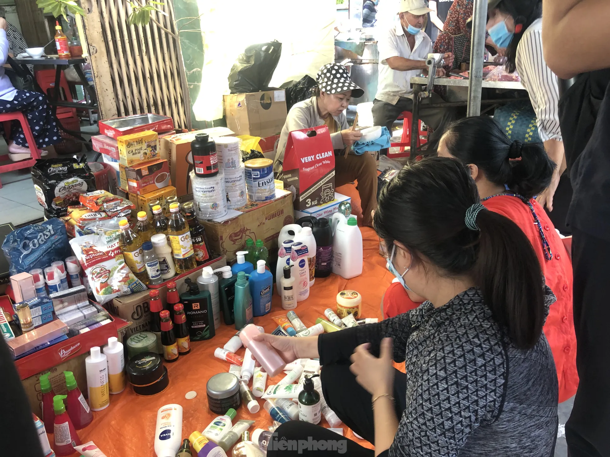 Cận cảnh "h&agrave;ng hiệu gi&aacute; b&egrave;o" cần l&agrave; c&oacute; ở chợ truyền thống TPHCM- Ảnh 13.