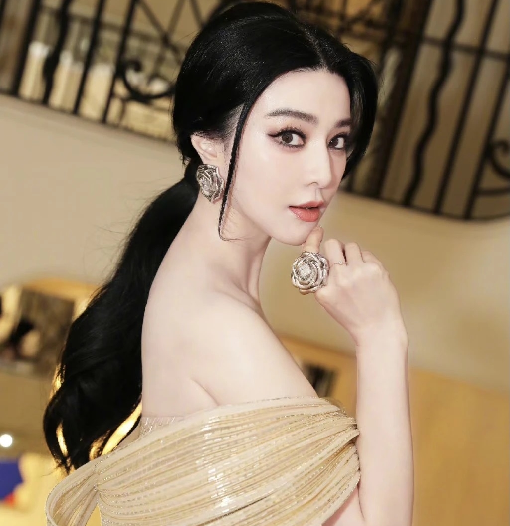 Mỹ nhân cứ đóng phim với ai là người đó bị phong sát, nhan sắc kinh diễm nhưng đen đủi không ai bằng- Ảnh 4. Mỹ nhân cứ đóng phim với ai là người đó bị phong sát, nhan sắc kinh diễm nhưng đen đủi không ai bằng- Ảnh 4.