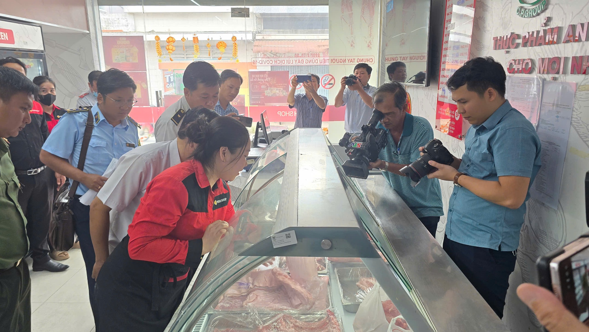 Nhiều địa phương vào cuộc kiểm tra cửa hàng, lò mổ liên quan C.P. Việt Nam- Ảnh 1.