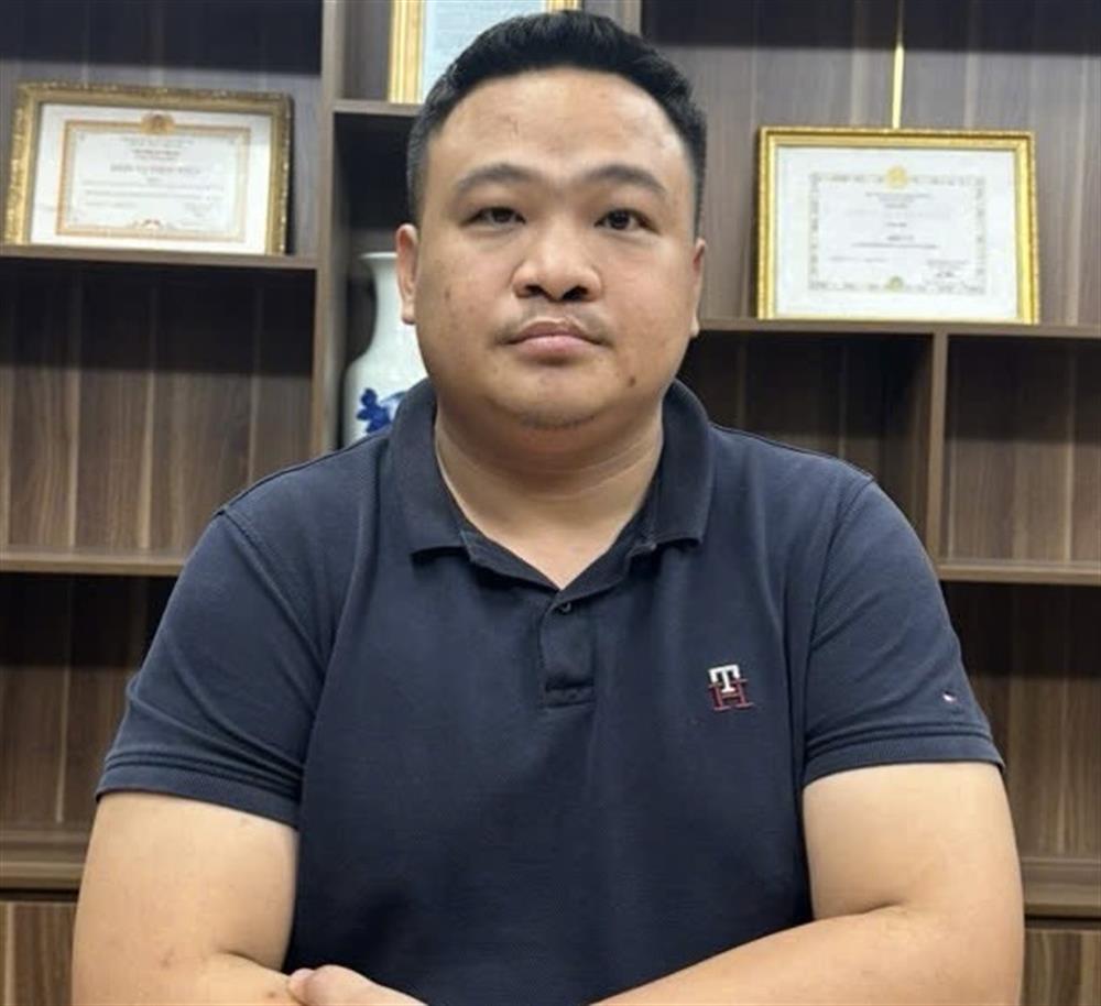 Triệt phá đường dây do "ông trùm" tại TP HCM cầm đầu lừa đảo hàng trăm ngàn người già- Ảnh 1.