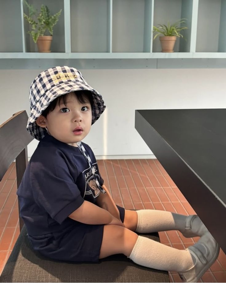 Bố mẹ hoang mang khi con bỗng nhiên hay 