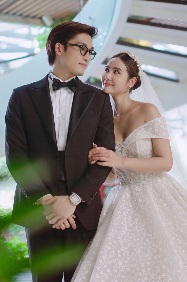 Hồ sơ tình ái của Đình Tú: Từng yêu mẹ đơn thân 5 năm, vướng 
