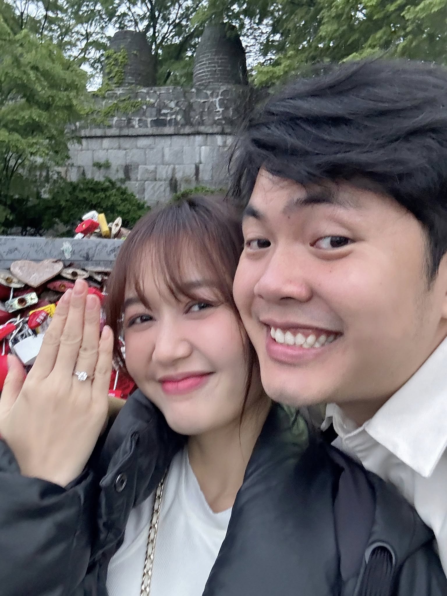 Nhạc sĩ Andiez Nam Trương cầu hôn bạn gái Nhung Gumiho sau 6 tháng công khai hẹn hò!- Ảnh 1.