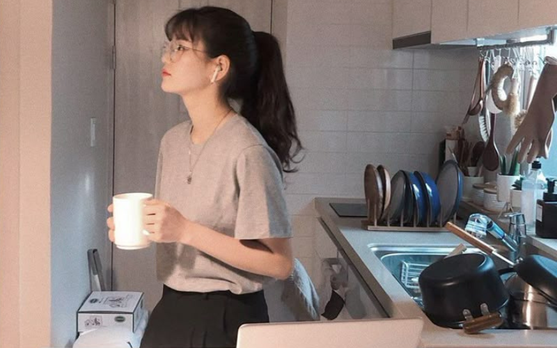 Cạn lời: Chồng đưa 20 triệu/tháng, vợ vẫn lén bán hết trang sức, nhẫn cưới để lấy tiền tiêu- Ảnh 2.