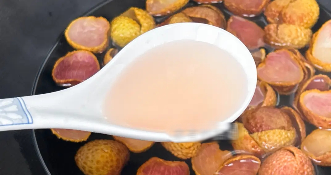 Thứ ai cũng vứt sau khi ăn vải lại chính là 