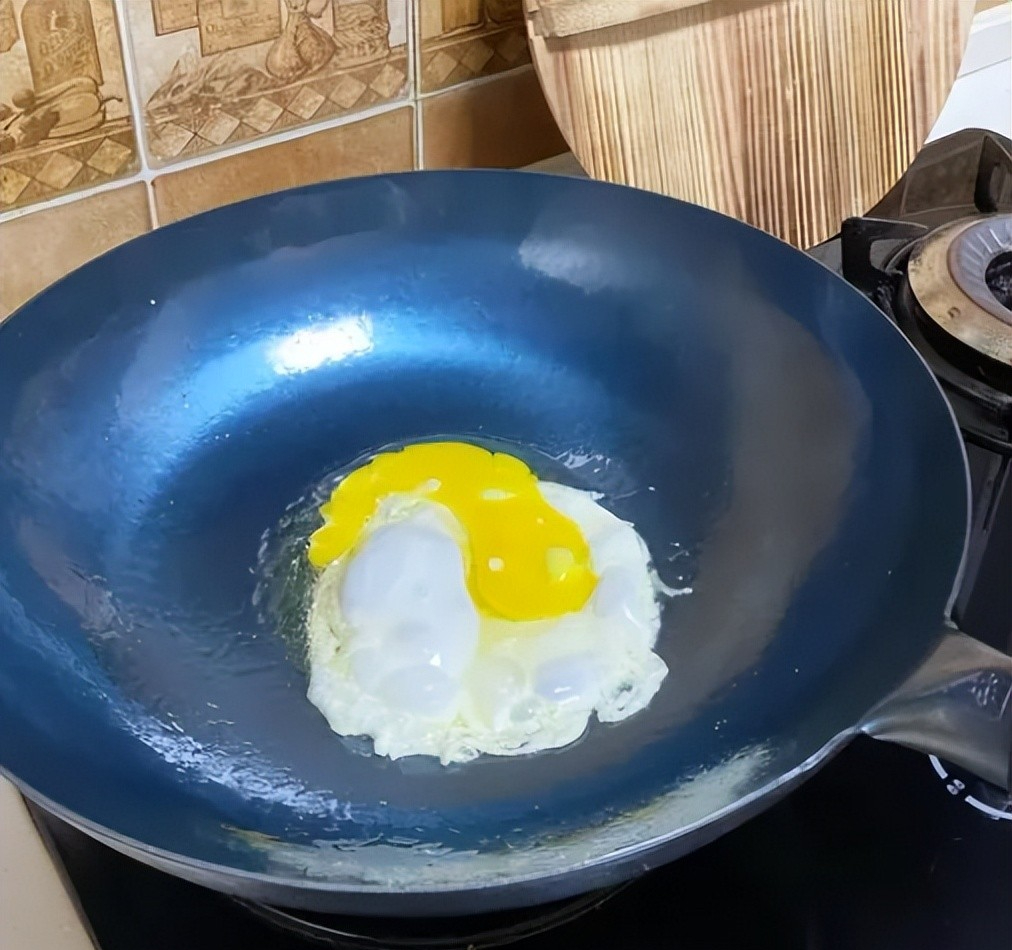 4 loại đồ nấu nướng có hại, tôi sợ hãi nhận ra nhà mình có đủ- Ảnh 4.