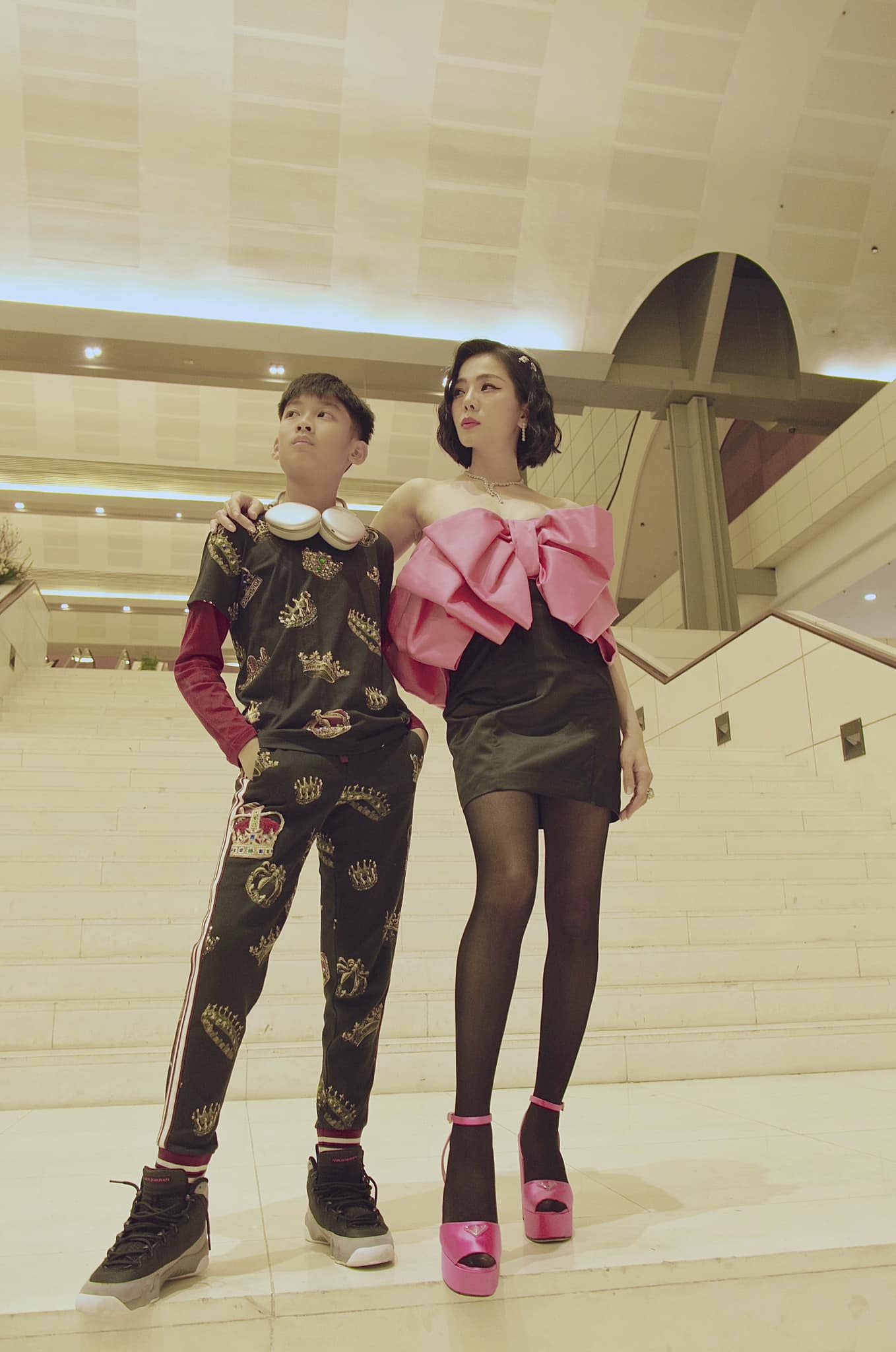 Ba quý tử chuẩn "rich kid" của Vbiz: Sống giữa xa hoa, đồ hiệu chỉ là chuyện nhỏ nhưng giáo dục mới là thứ được đầu tư lớn nhất- Ảnh 53.