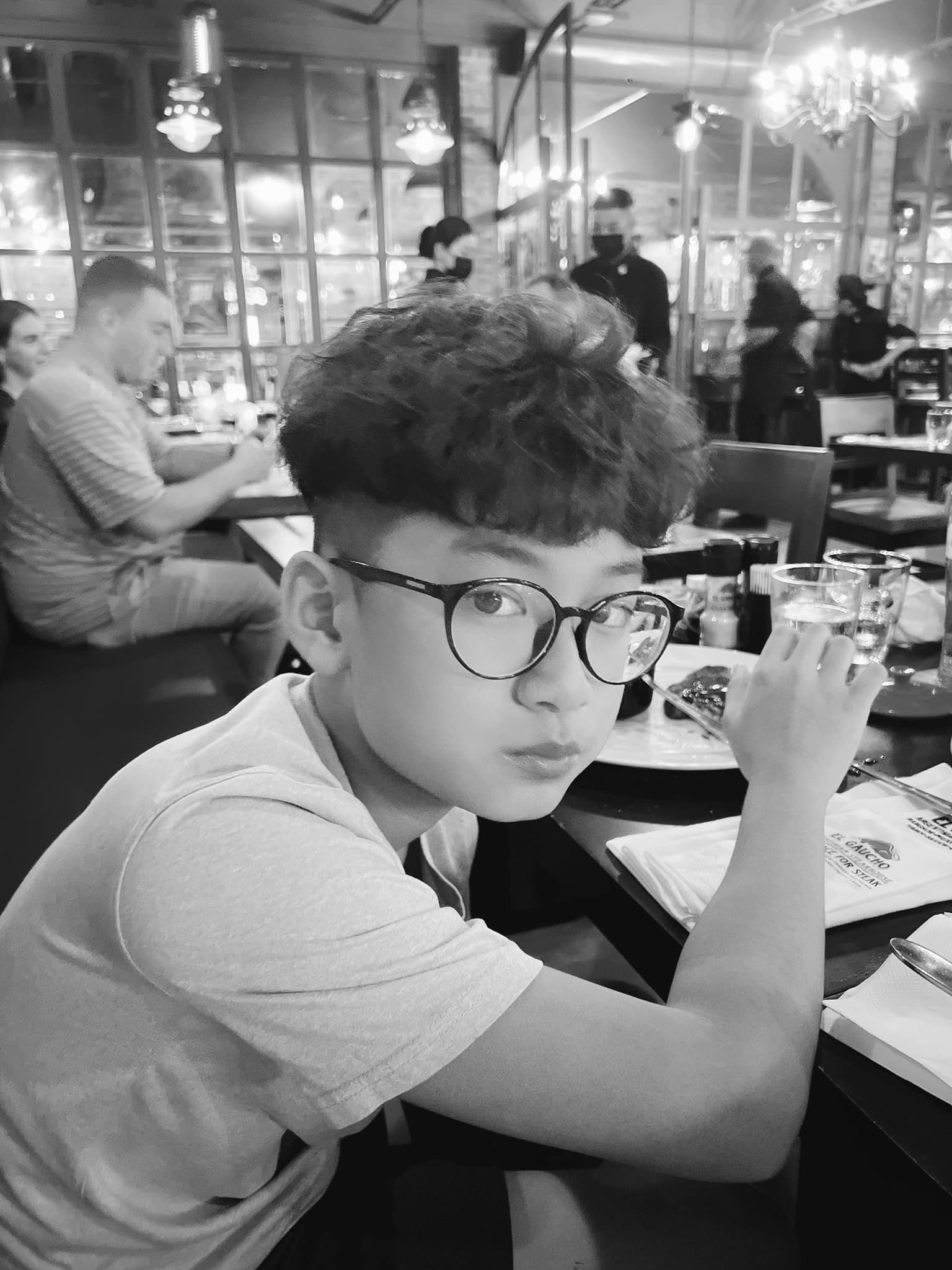 Ba quý tử chuẩn "rich kid" của Vbiz: Sống giữa xa hoa, đồ hiệu chỉ là chuyện nhỏ nhưng giáo dục mới là thứ được đầu tư lớn nhất- Ảnh 35.