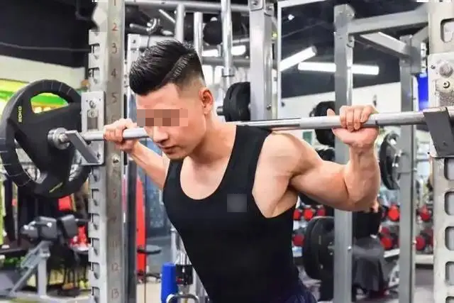 Nam thanh niên 30 tuổi đột ngột qua đời vì suy thận, từng rất đam mê tập gym, bác sĩ tiếc nuối: Đã đi quá giới hạn ở 3 việc - Ảnh 1.