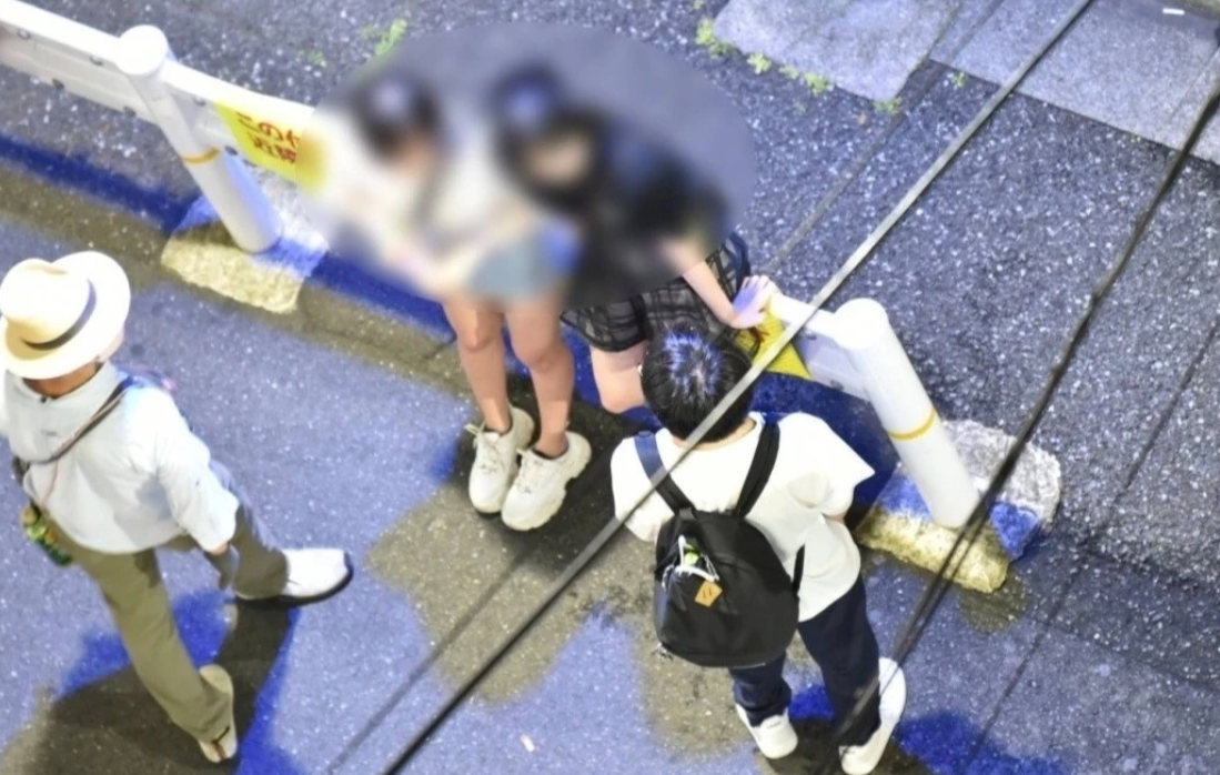 "Chào em, em có muốn kiếm thật nhiều tiền không?": Tiếng chào mời của những tay "điều đào" chuyên nghiệp hé lộ về thế giới ngầm tại Nhật Bản- Ảnh 1.