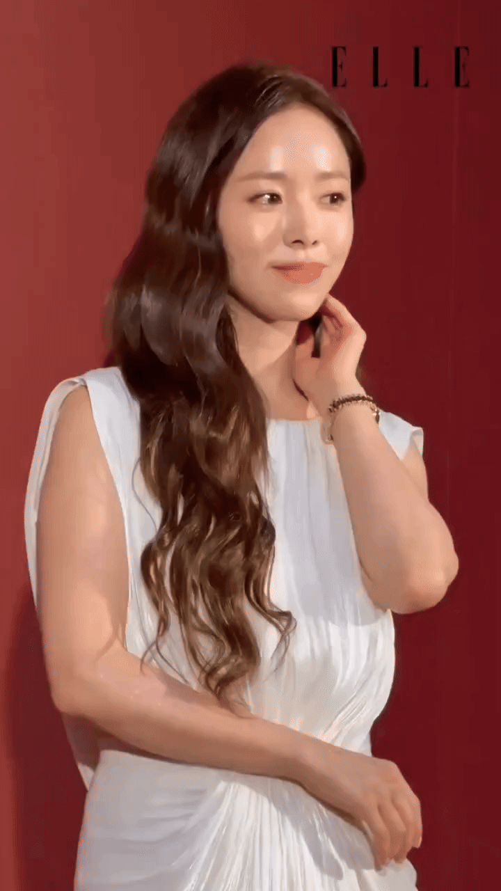 "Tình cũ Hyun Bin" hơn 2 thập kỷ không già, nhan sắc thời trẻ xứng danh nữ thần- Ảnh 2.