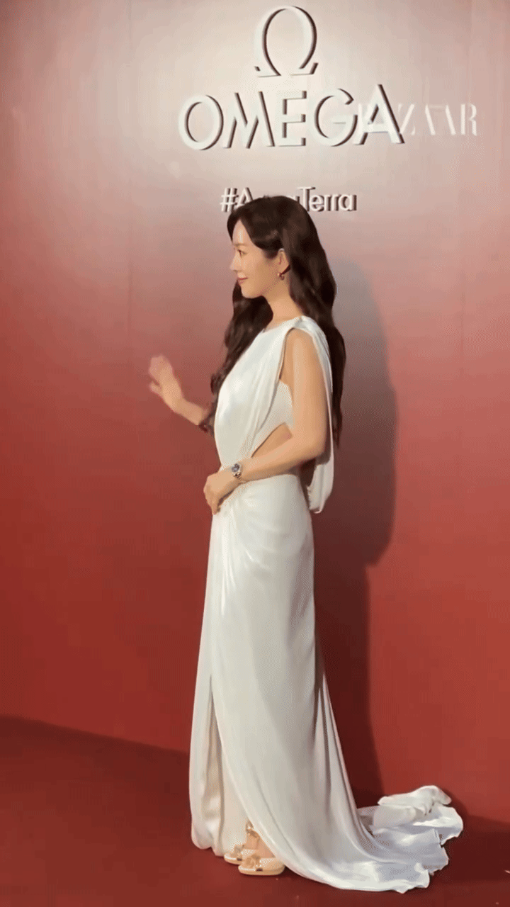 "Tình cũ Hyun Bin" hơn 2 thập kỷ không già, nhan sắc thời trẻ xứng danh nữ thần- Ảnh 3.