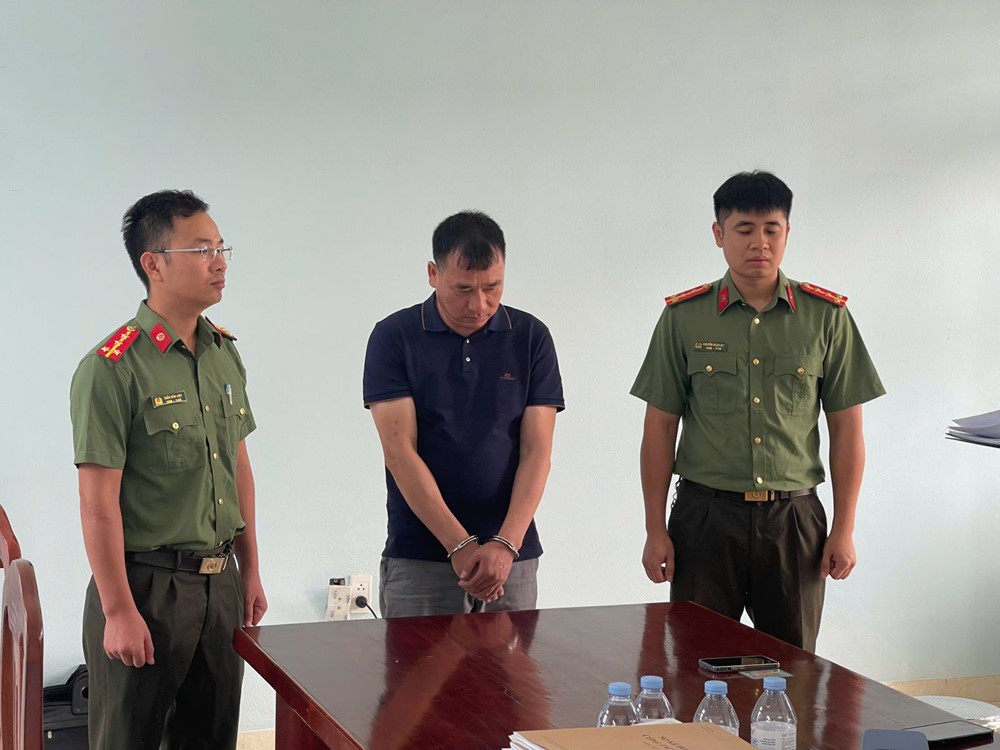 Khám xét nơi ở, bắt Giám đốc Phùng Ngọc Phương- Ảnh 1.