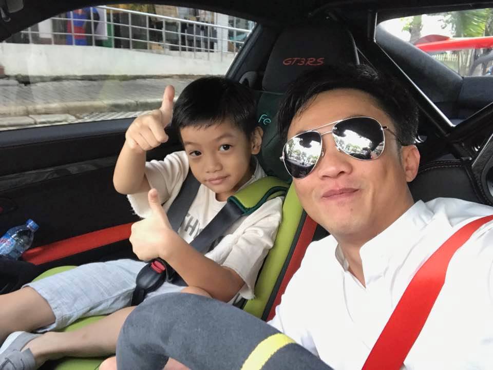 Ba quý tử chuẩn "rich kid" của Vbiz: Sống giữa xa hoa, đồ hiệu chỉ là chuyện nhỏ nhưng giáo dục mới là thứ được đầu tư lớn nhất- Ảnh 57.
