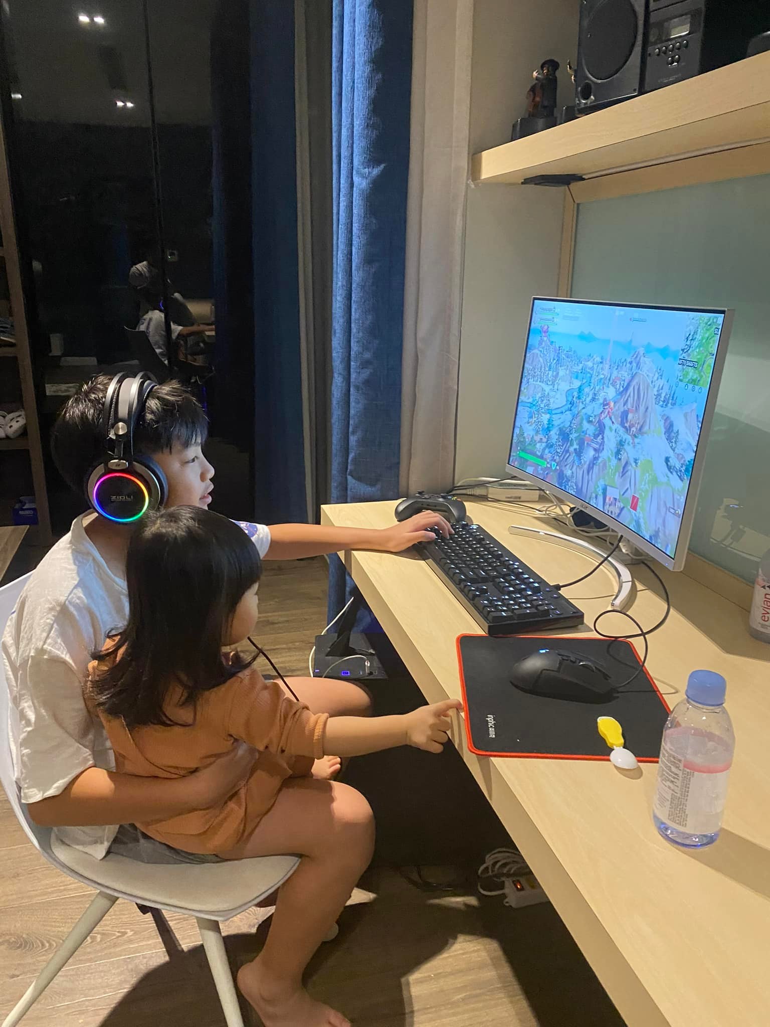 Ba quý tử chuẩn "rich kid" của Vbiz: Sống giữa xa hoa, đồ hiệu chỉ là chuyện nhỏ nhưng giáo dục mới là thứ được đầu tư lớn nhất- Ảnh 62.