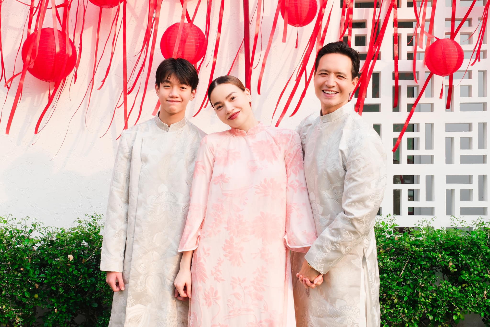 Ba quý tử chuẩn "rich kid" của Vbiz: Sống giữa xa hoa, đồ hiệu chỉ là chuyện nhỏ nhưng giáo dục mới là thứ được đầu tư lớn nhất- Ảnh 74.