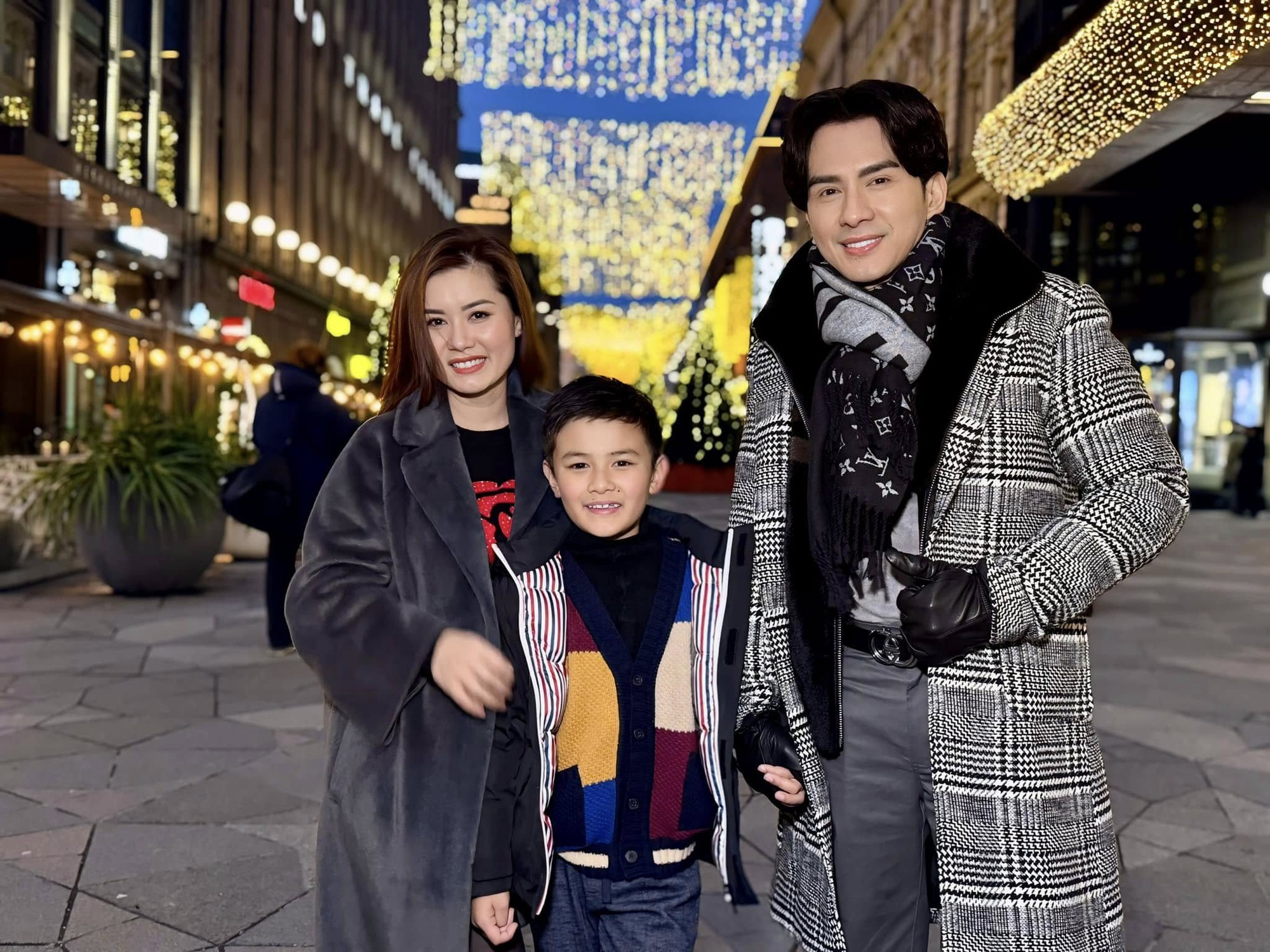 Ba quý tử chuẩn "rich kid" của Vbiz: Sống giữa xa hoa, đồ hiệu chỉ là chuyện nhỏ nhưng giáo dục mới là thứ được đầu tư lớn nhất- Ảnh 20.