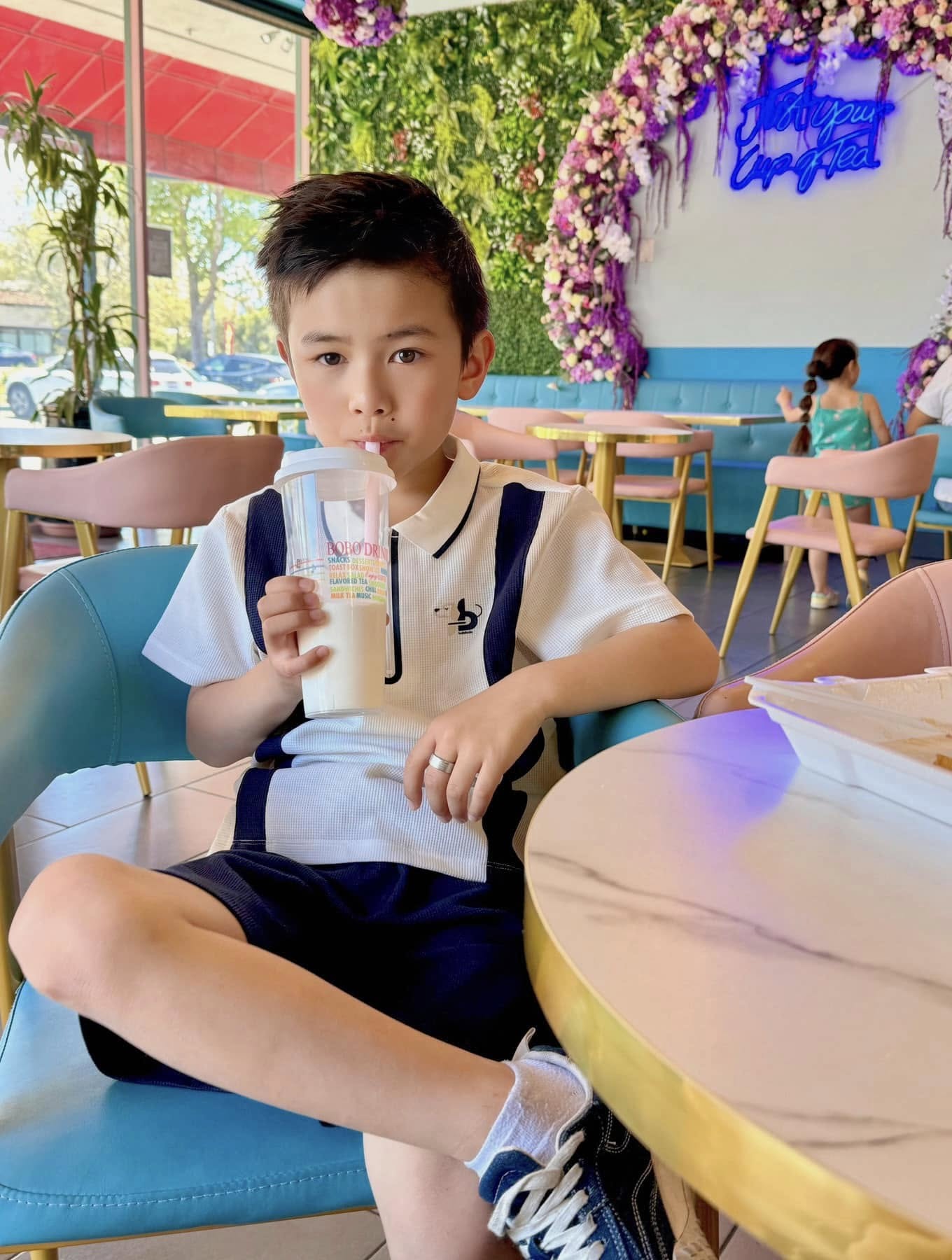 Ba quý tử chuẩn "rich kid" của Vbiz: Sống giữa xa hoa, đồ hiệu chỉ là chuyện nhỏ nhưng giáo dục mới là thứ được đầu tư lớn nhất- Ảnh 3.
