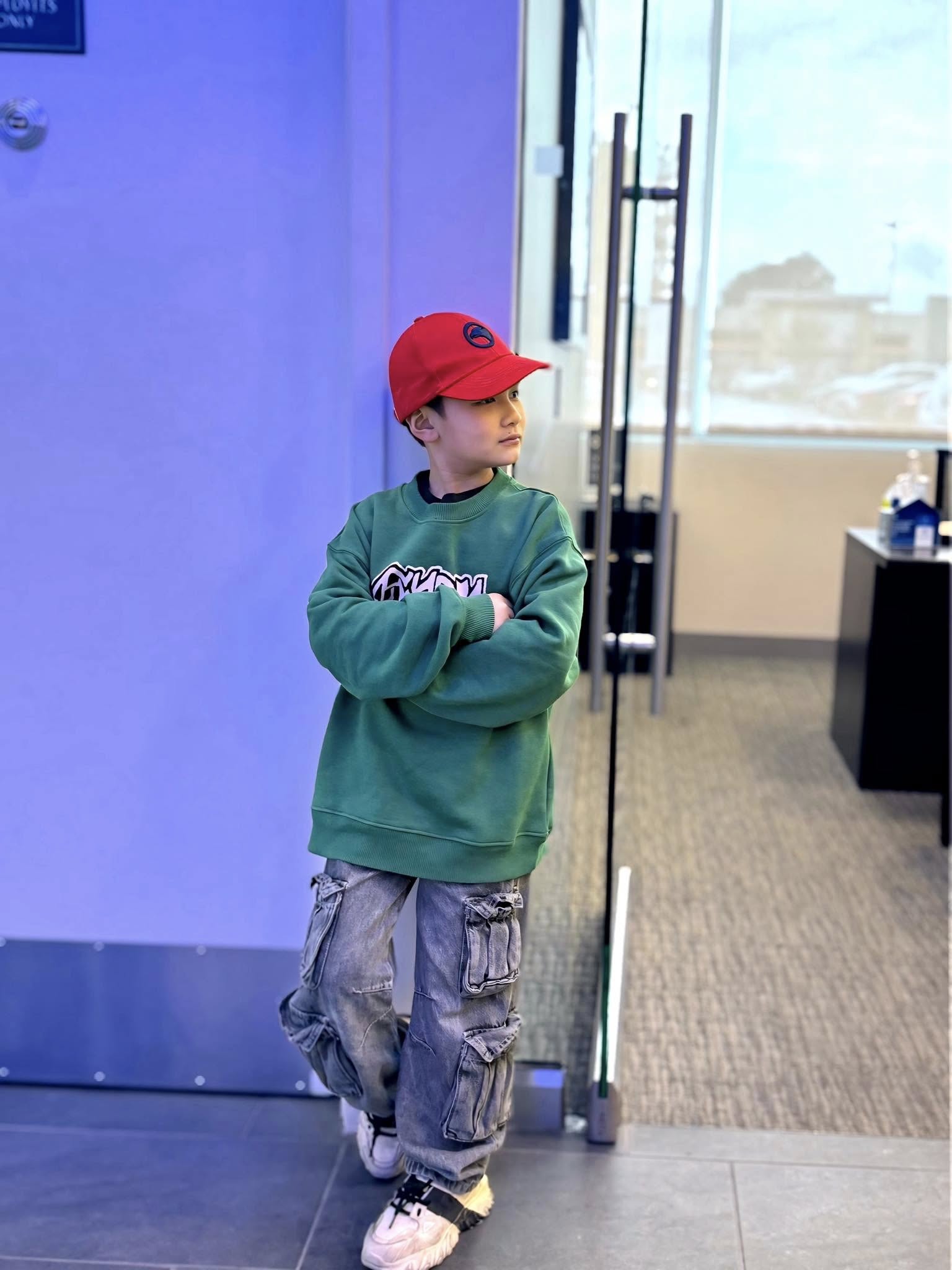 Ba quý tử chuẩn "rich kid" của Vbiz: Sống giữa xa hoa, đồ hiệu chỉ là chuyện nhỏ nhưng giáo dục mới là thứ được đầu tư lớn nhất- Ảnh 10.