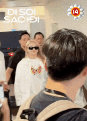 "Chị đại" CL (2NE1) "thở cũng ngầu" đổ bộ Nội Bài, idol người Việt Hanbin (TEMPEST) đi giữa biển fan gây choáng!- Ảnh 5.