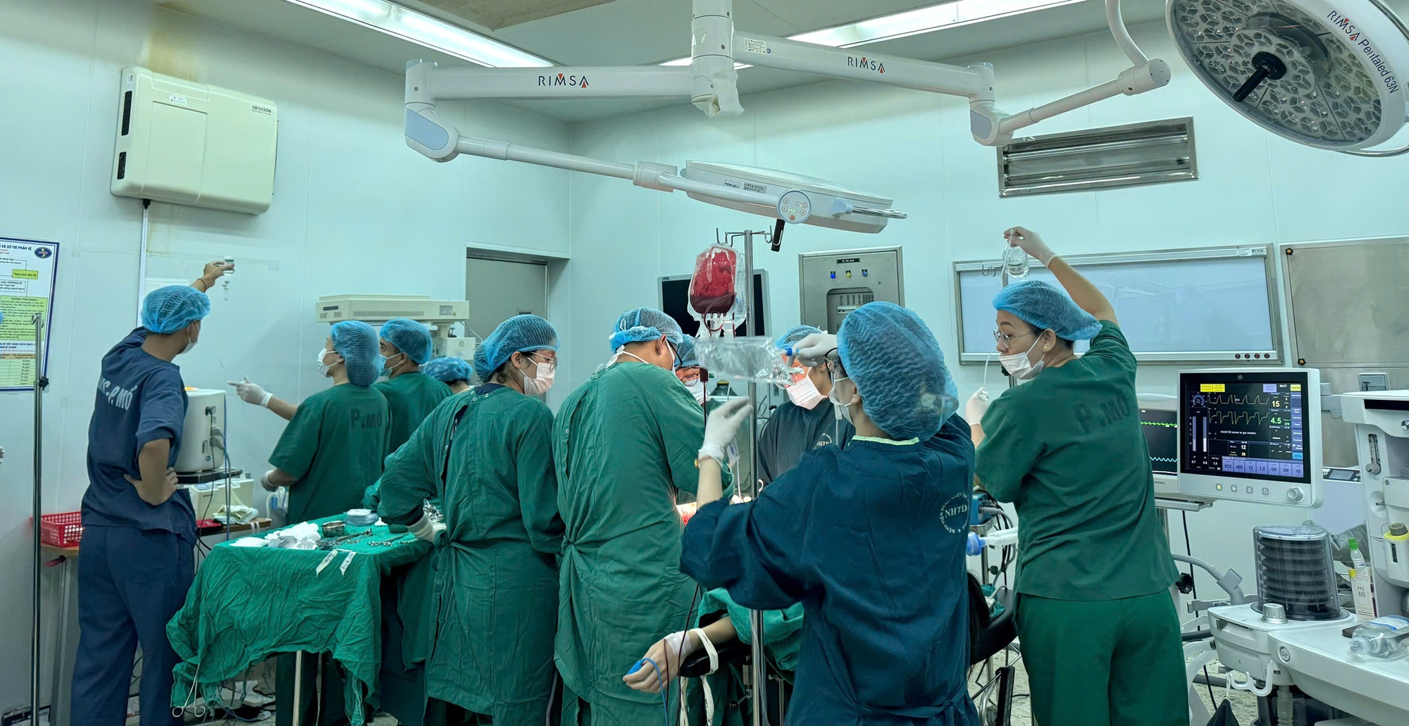 Tự phá thai 26 tuần tuổi bằng thuốc mua trên mạng, sản phụ ở Sơn La gặp nguy kịch- Ảnh 1.