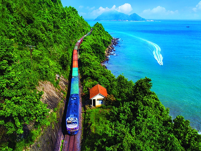 Chuyến tàu dài nhất Việt Nam là "chuyến tàu đẹp nhất hành tinh", du khách nhận xét: Phải đi 1 lần trong đời!- Ảnh 6.
