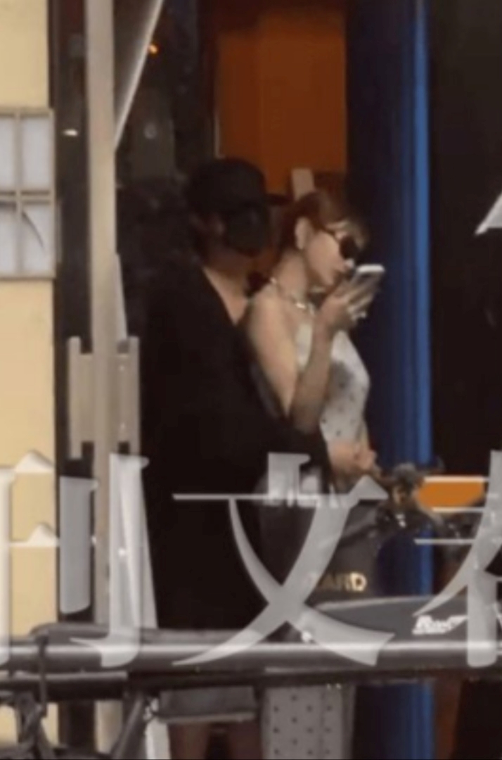 Hết chối cãi: Truyền thông tung ảnh thân mật của sao nữ 18+ và mỹ nam gen Z đang bị điều tra mại dâm- Ảnh 3.