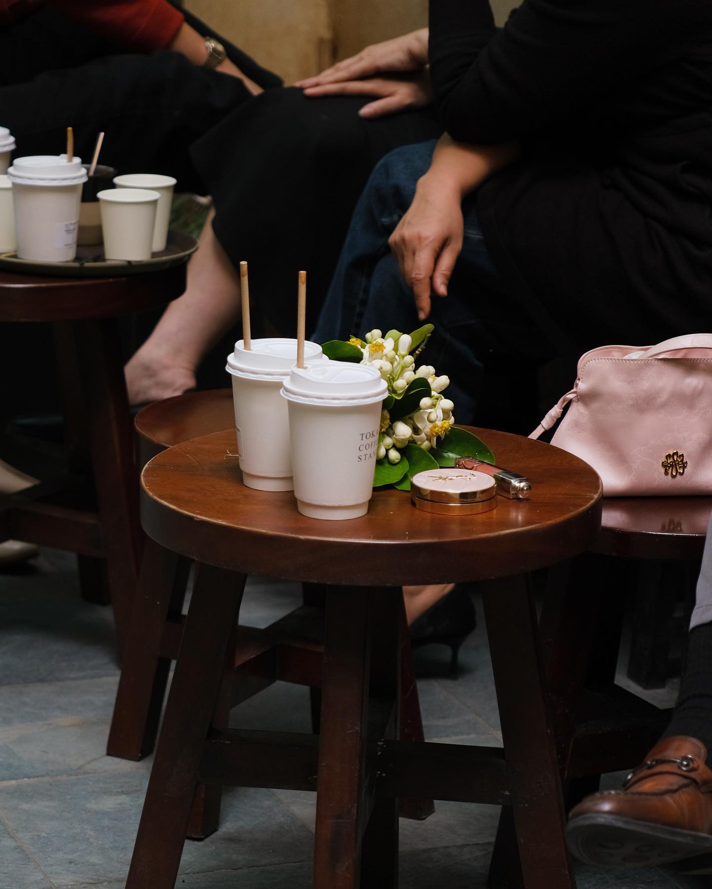 Quán cà phê nổi tiếng Hà Nội bỗng bị đồn đóng cửa vì "lỗ nặng", chủ quán hốt hoảng lên tiếng- Ảnh 3.