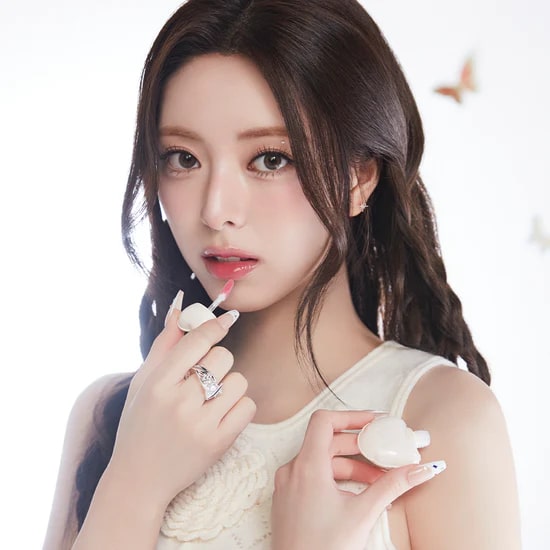 8 thỏi son bóng cháy hàng ở Olive Young: Ngoại hình đốn tim, chất son căng mọng, không mê thì lạ quá!- Ảnh 3.