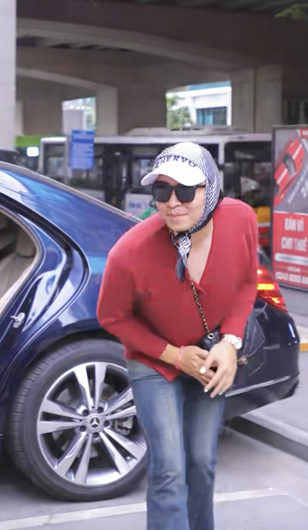 Cỡ này mới chịu: G-Dragon suýt “đụng độ” bản fake hot nhất Việt Nam tại sân bay Nội Bài- Ảnh 6.