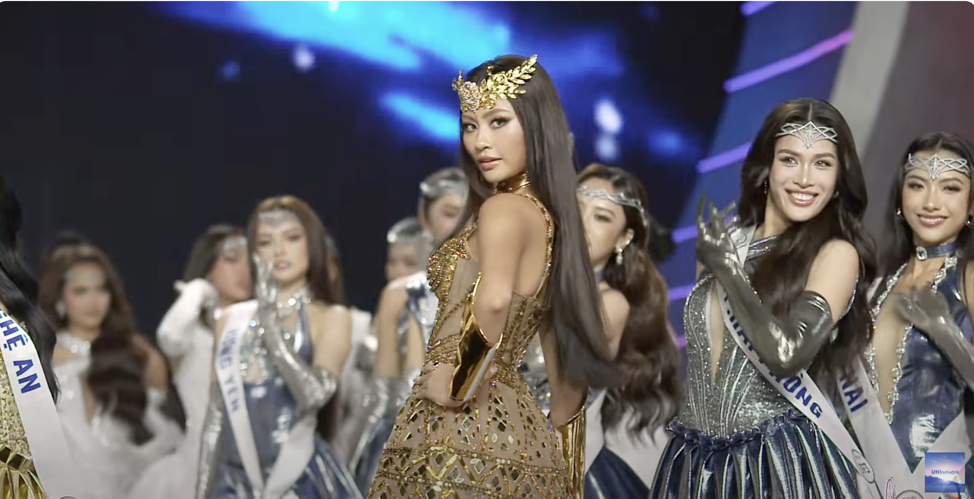 Chung kết Hoa hậu Hoàn vũ Việt Nam: Á hậu Minh Nhàn bị loại gây sốc, top 2 chính thức lộ diện!- Ảnh 13. Chung kết Hoa hậu Hoàn vũ Việt Nam: Á hậu Minh Nhàn bị loại gây sốc, top 2 chính thức lộ diện!- Ảnh 13.