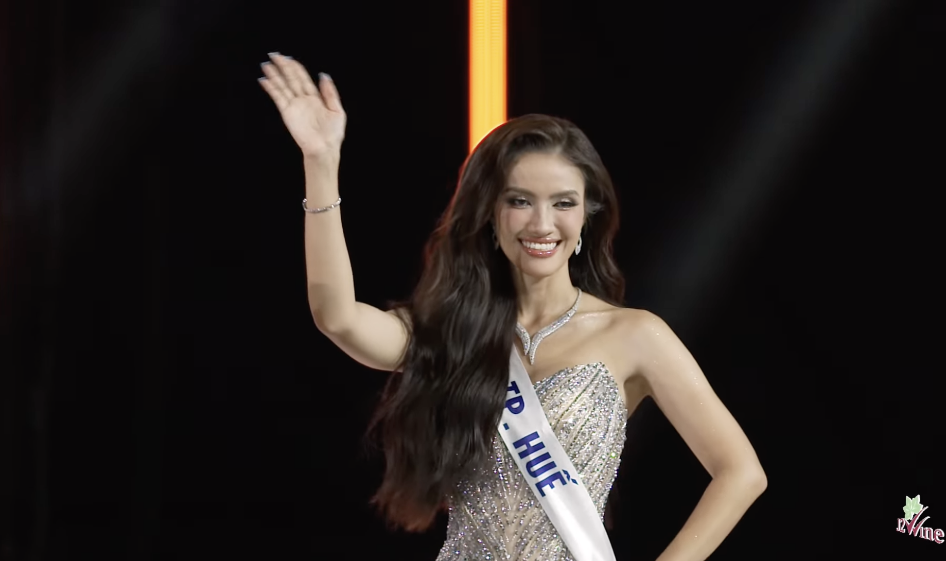 Chung kết Hoa hậu Hoàn vũ Việt Nam: Á hậu Minh Nhàn bị loại gây sốc, top 2 chính thức lộ diện!- Ảnh 4. Chung kết Hoa hậu Hoàn vũ Việt Nam: Á hậu Minh Nhàn bị loại gây sốc, top 2 chính thức lộ diện!- Ảnh 4.