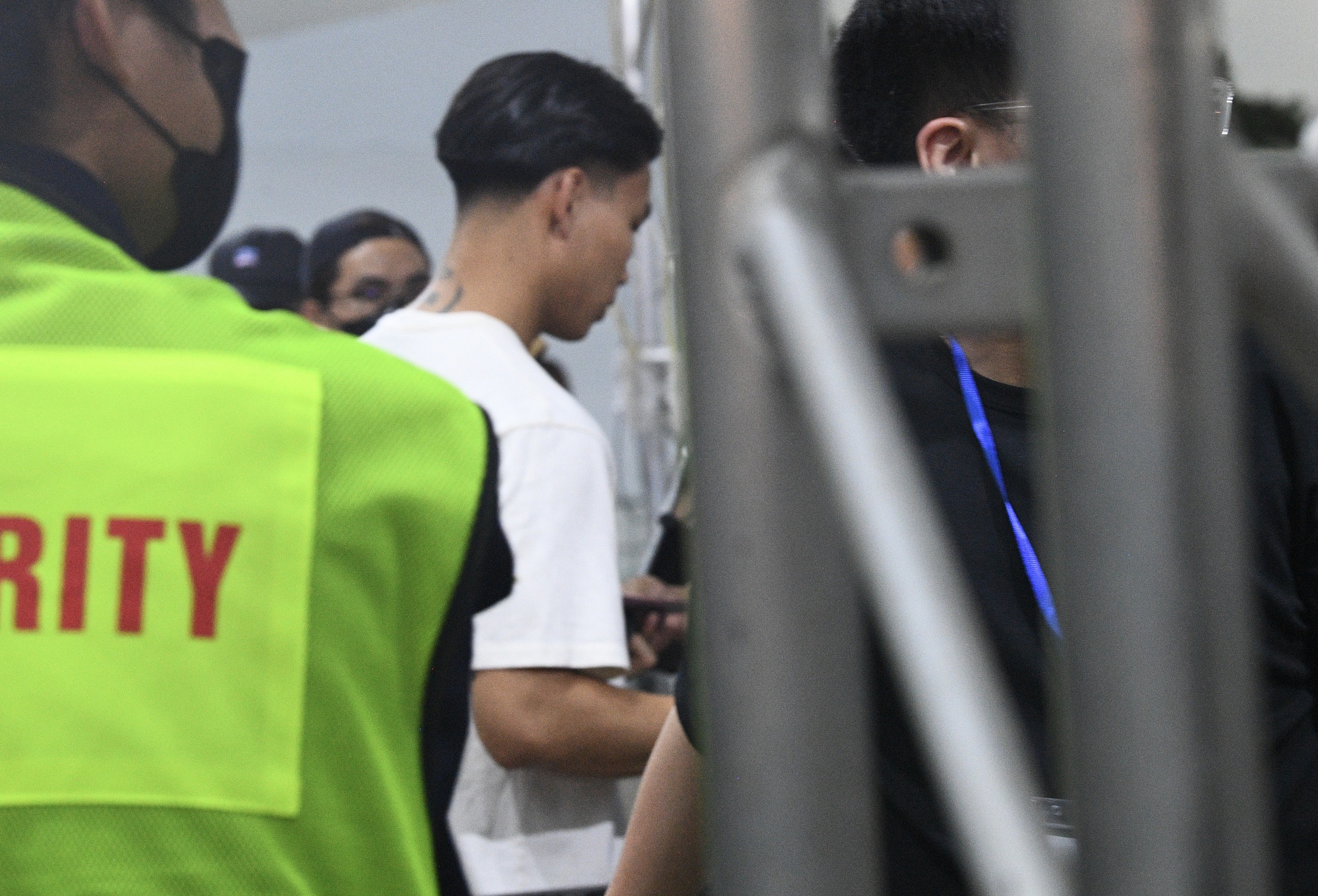 Văn Thanh hộ tống bạn gái gia thế “trâm anh thế phiệt” đi xem G-Dragon, không nhận ra nàng WAG siêu sexy qua cam thường- Ảnh 8.