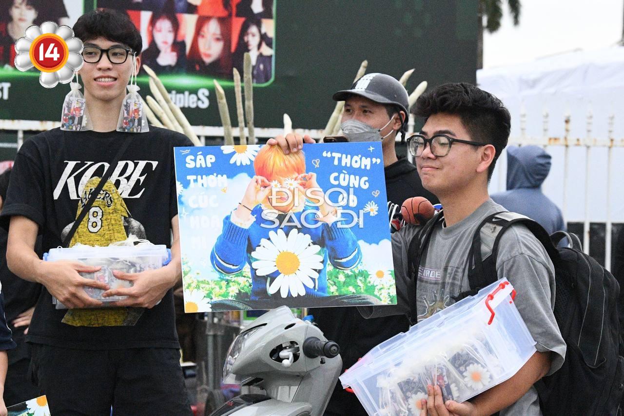 Đặt mục tiêu kiếm 30 triệu trong 2 ngày, “khối nghỉ hè” rủ nhau ra sân Mỹ Đình làm một việc- Ảnh 1.