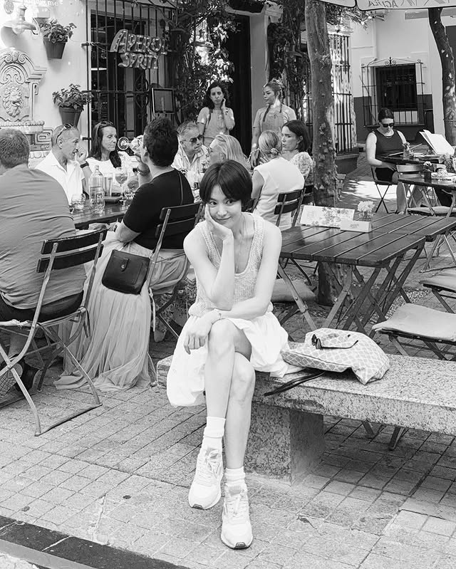 Song Hye Kyo đăng tải hình ảnh nhạy cảm gì mà phải xóa gấp chỉ sau 3 phút?- Ảnh 5.