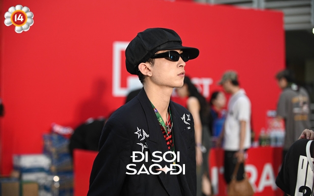 “Xinh sập sàn” tại Mỹ Đình vì anh Long: Boy phố, girl phố đọ sắc, độc lạ có thừa, quá mức wow- Ảnh 4.
