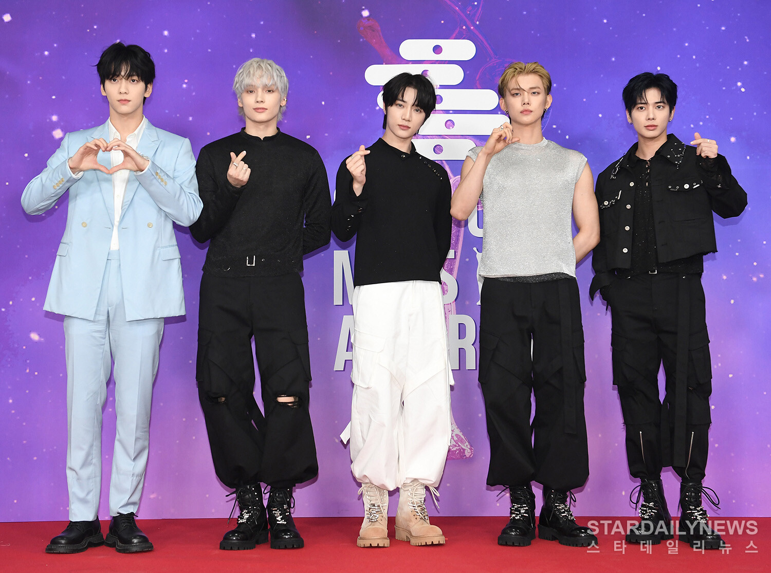 Thảm đỏ Seoul Music Awards: Nữ thần nhan sắc Miyeon (G)I-DLE đẹp phát sáng, 