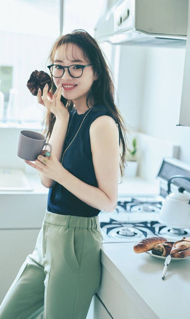 Không lên đời điện thoại, không nâng cấp xe: Xu hướng tiêu dùng ngược đang trở thành chiến lược sống bền vững của người trẻ- Ảnh 2.